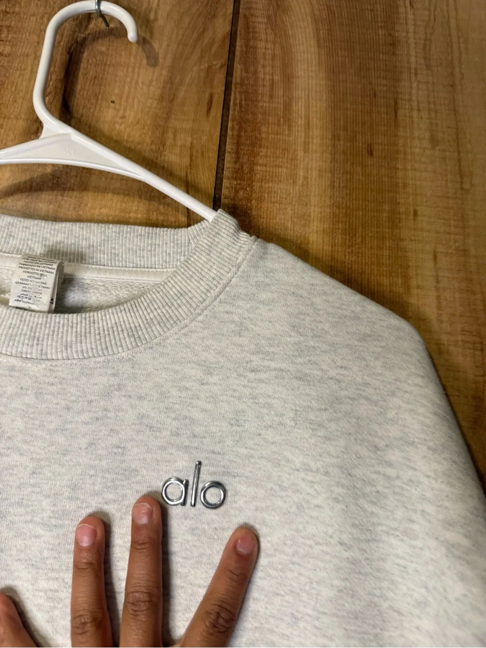 Alo Yoga Accolade Crew Neck Pullover $138 Retail
